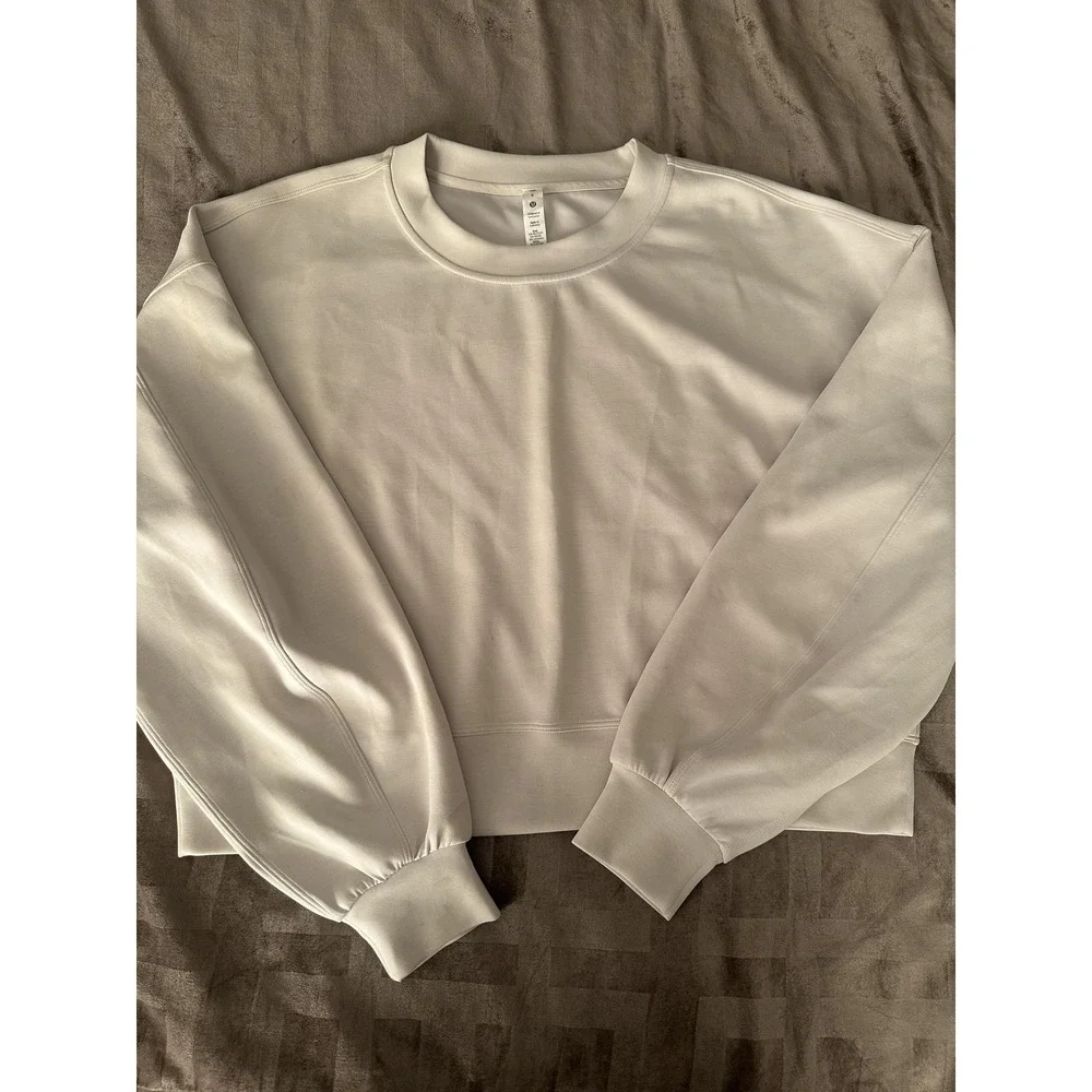 Lululemon Sweatshirt Women8 Opal White Cropped Crewneck Stretch Pullover LW3EZLS